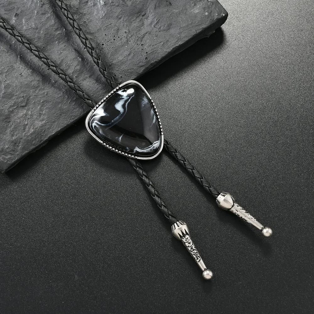 Fashion Leather Bolo Tie for Men Western Cowboy Style Triangle Necktie Collar Sweater Chain Fashion Jewelry Accessories Gifts