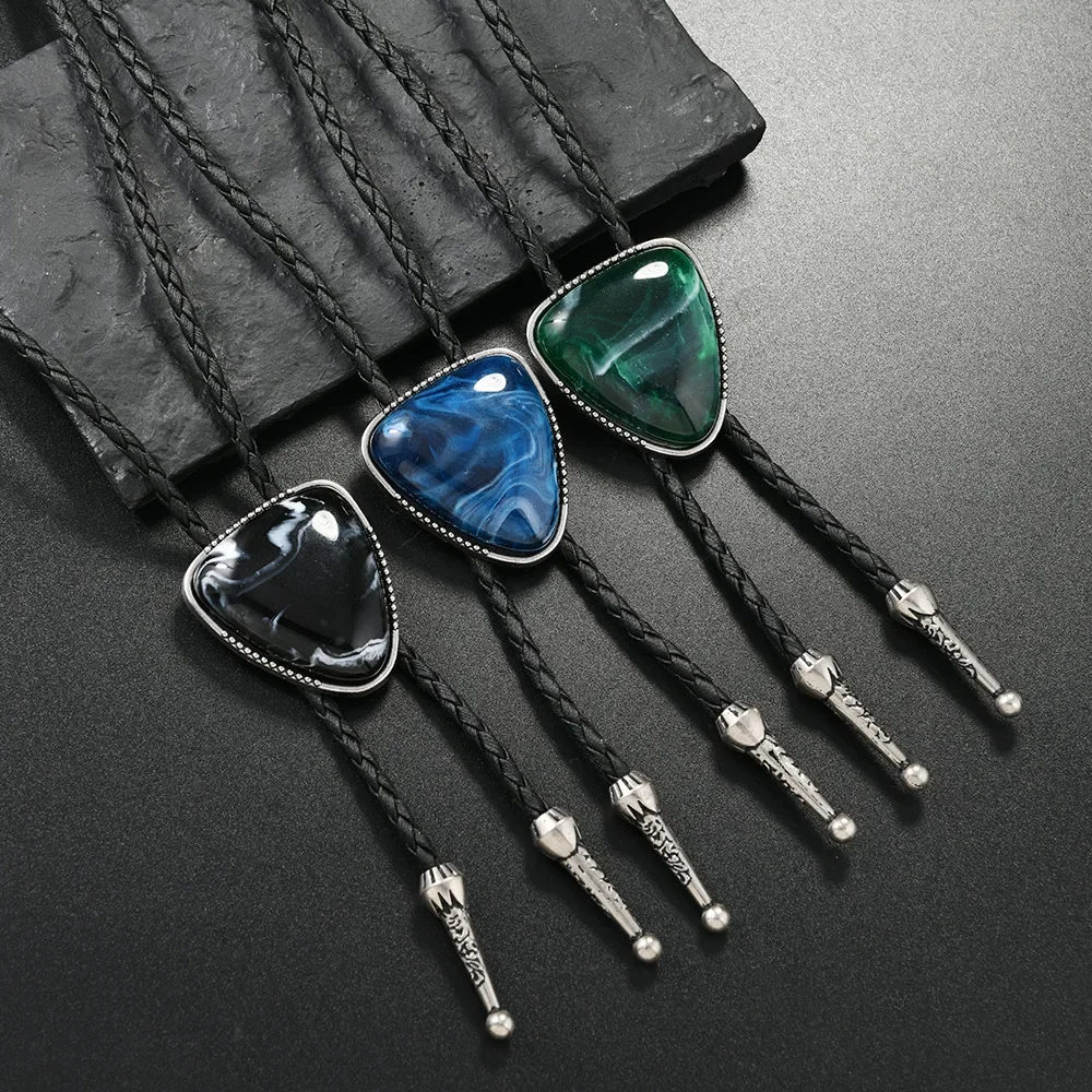 Fashion Leather Bolo Tie for Men Western Cowboy Style Triangle Necktie Collar Sweater Chain Fashion Jewelry Accessories Gifts