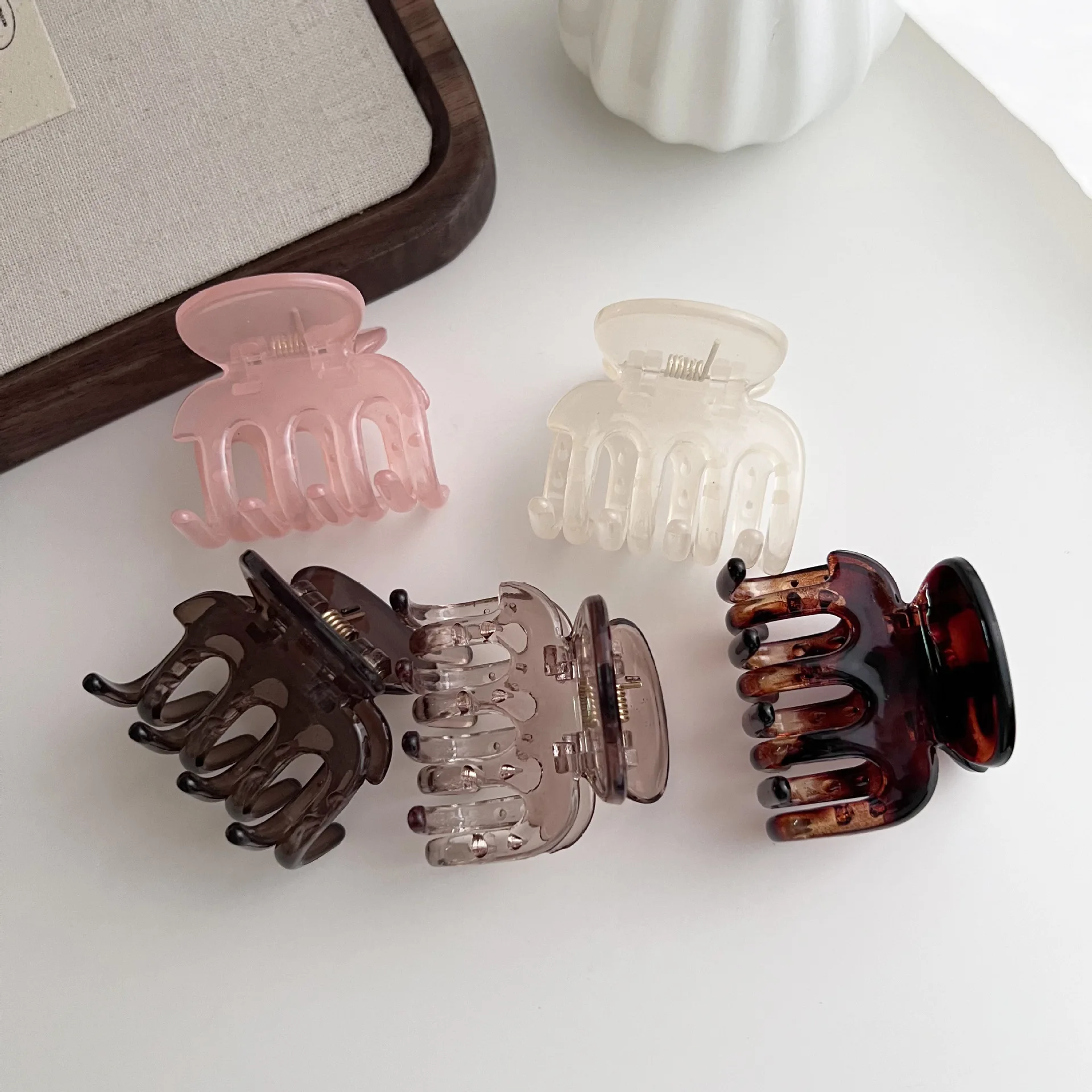 Small Medium Hair Claws Clips Crab Hair Clamps Women Girls 4.5CM Plastic Ponytail Hair Barrettes Hairpin Hair Accessories Simple