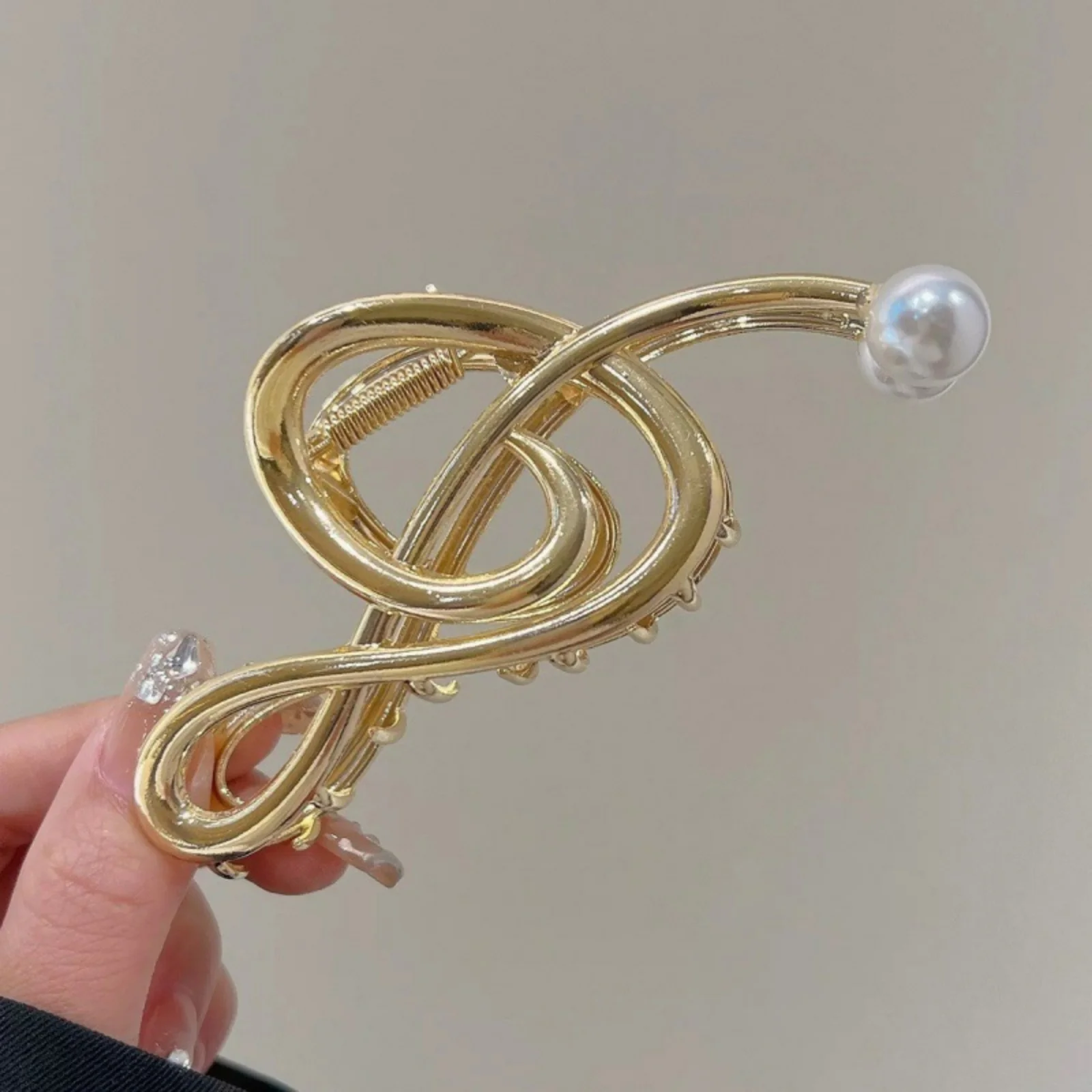 1PC Treble Clef Hair Clips with Pearls, Metal Music Note Hair Accessories, Fashionable Hair Claws for Women's Chic Looks
