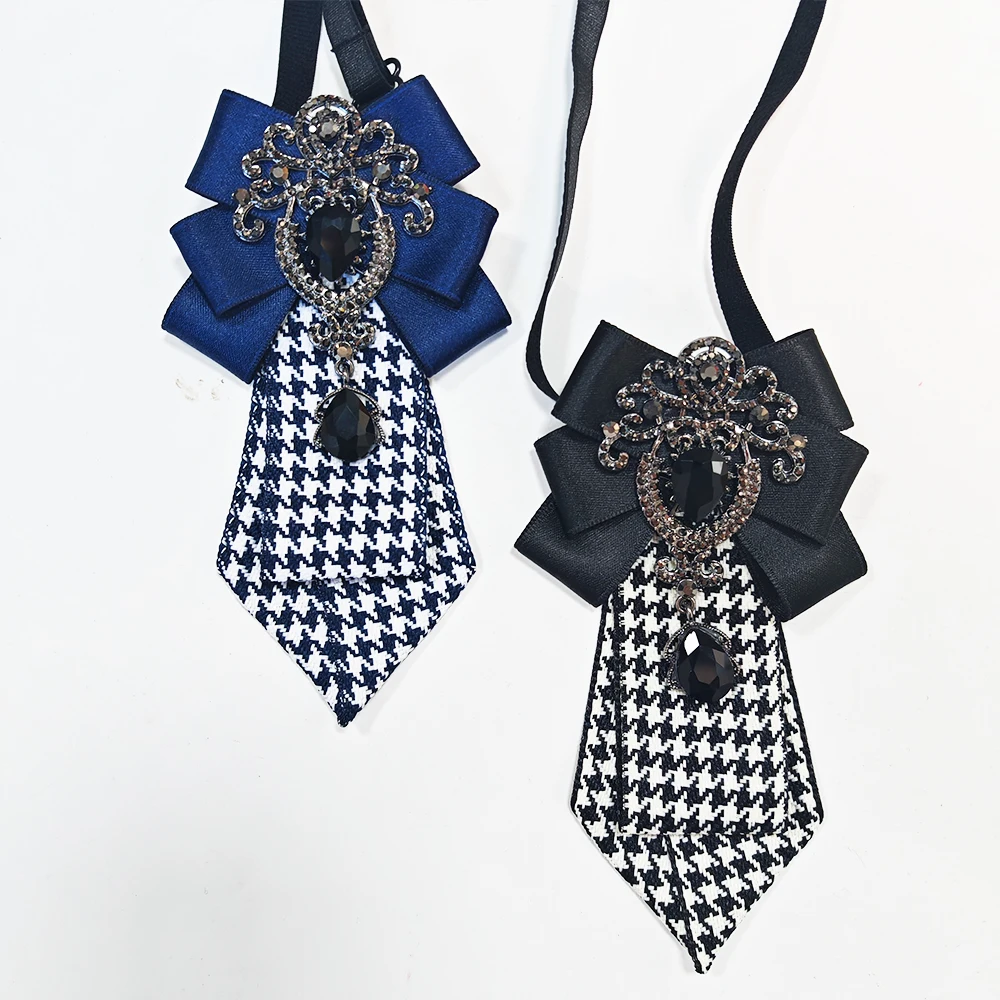 A handcrafted women's tie with contrasting color plaid and diamond accents, exquisite, finely crafted, a must-have for parties, suitable for gifting, and exudes a sense of luxury