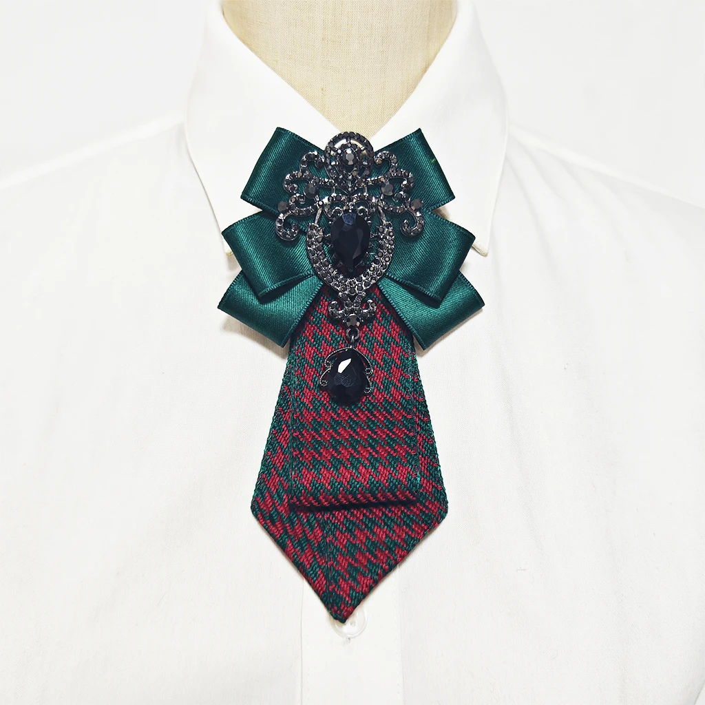 A handcrafted women's tie with contrasting color plaid and diamond accents, exquisite, finely crafted, a must-have for parties, suitable for gifting, and exudes a sense of luxury