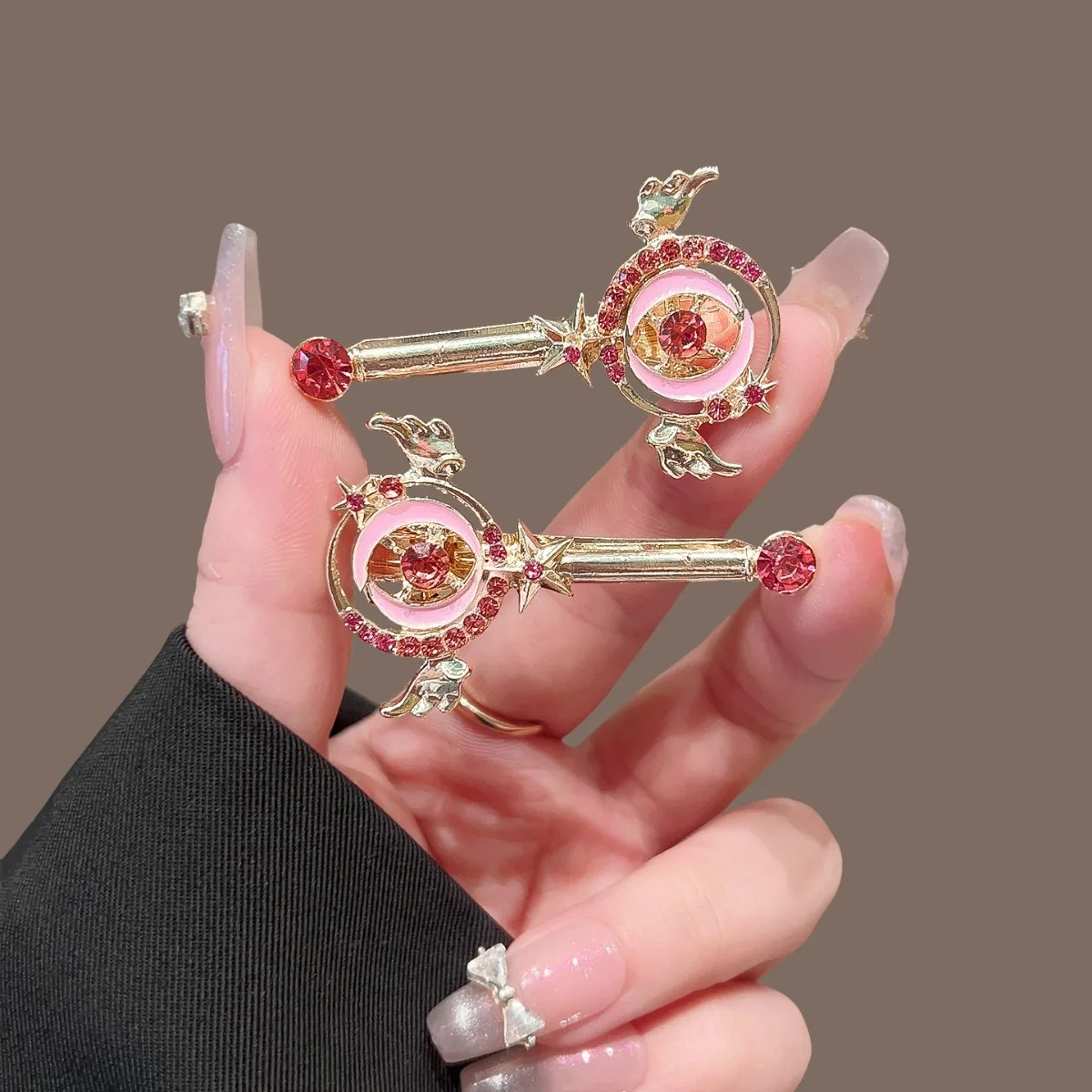 1/2pcs Beautiful Girl Warrior Hits Diamond Studded Magic Wand Hair Clip Pink Dreamy Super Eye-catching Lit Up Playful Styling