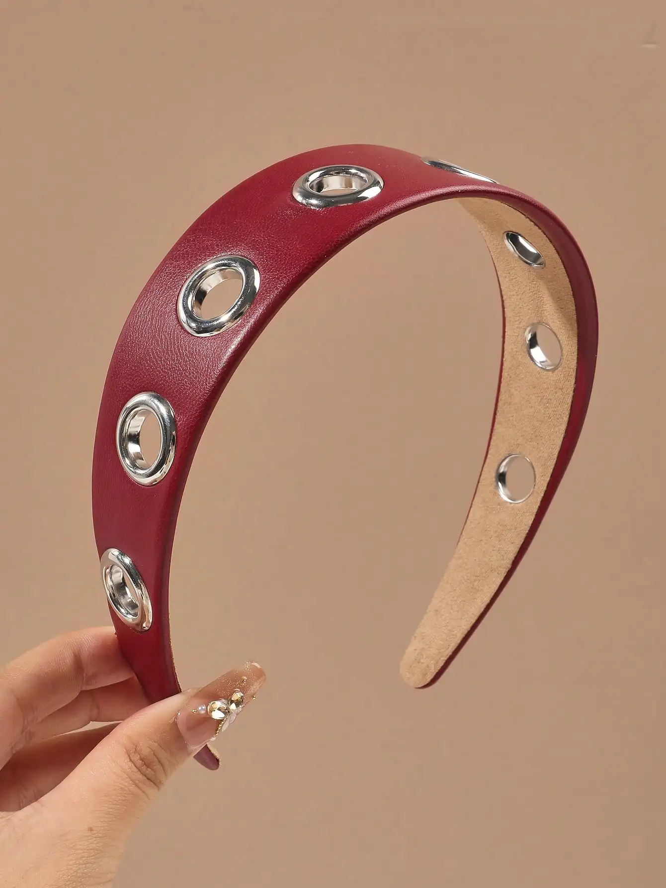 1Pcs Autumn Winter Black and Red Fashion Punk Leather Metal Studs Unique Hairband for Women Headband Fashion Hair Accessories