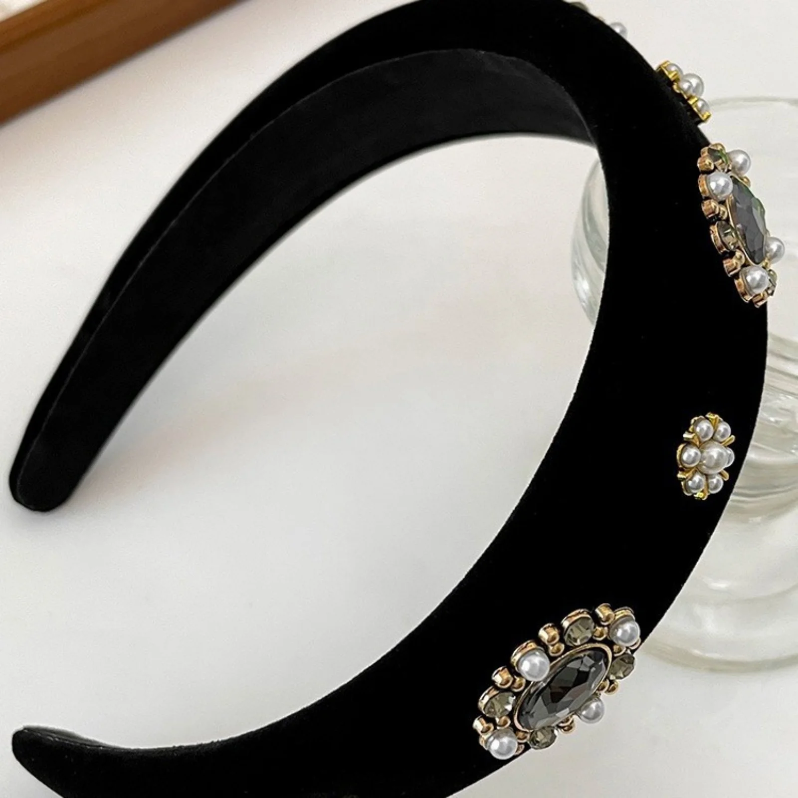 1Pc Autumn & Winter New Style Sparkly Rhinestone Elegant Hair-Holding Headband for Women, High-End Light Luxury Hair Clip, Korea