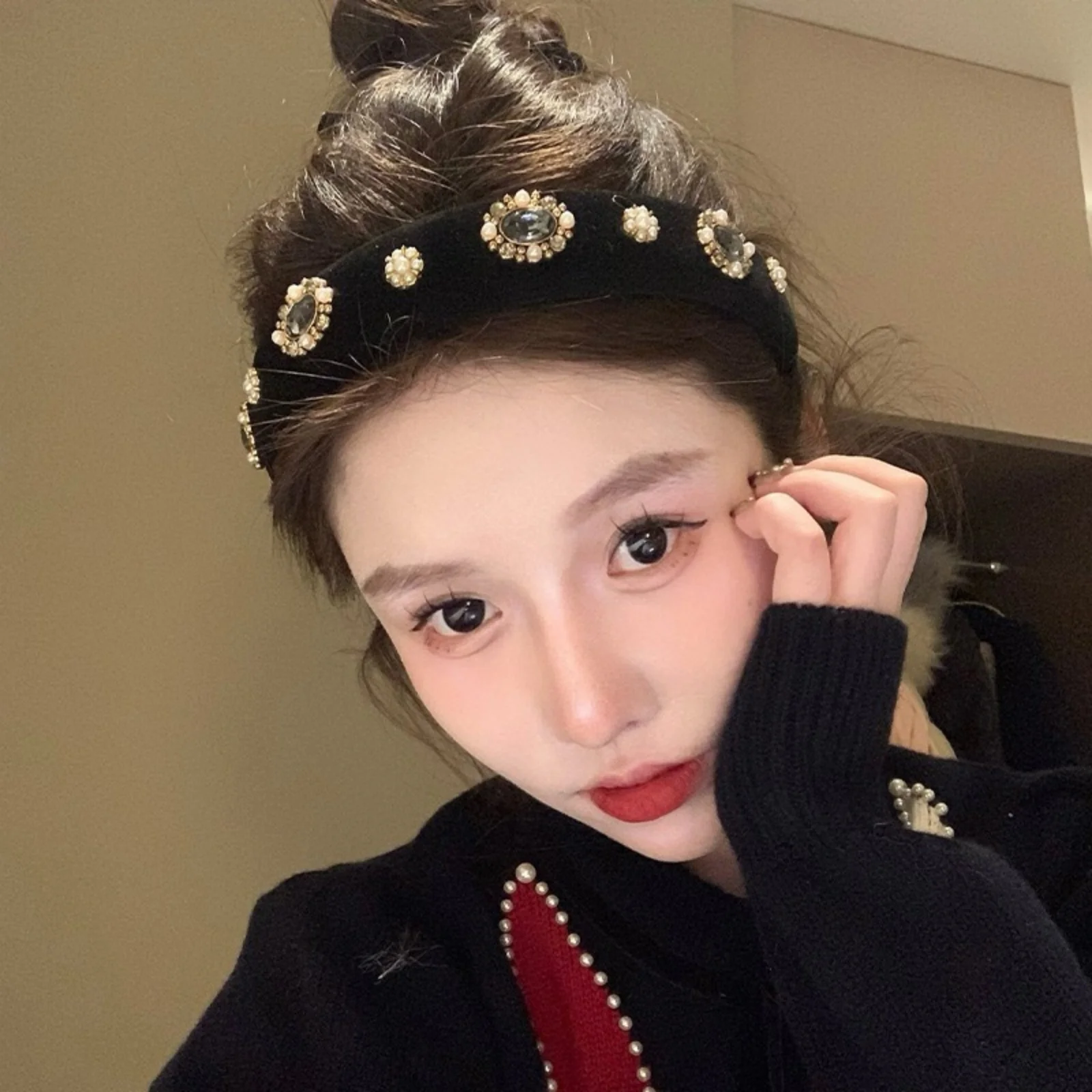 1Pc Autumn & Winter New Style Sparkly Rhinestone Elegant Hair-Holding Headband for Women, High-End Light Luxury Hair Clip, Korea