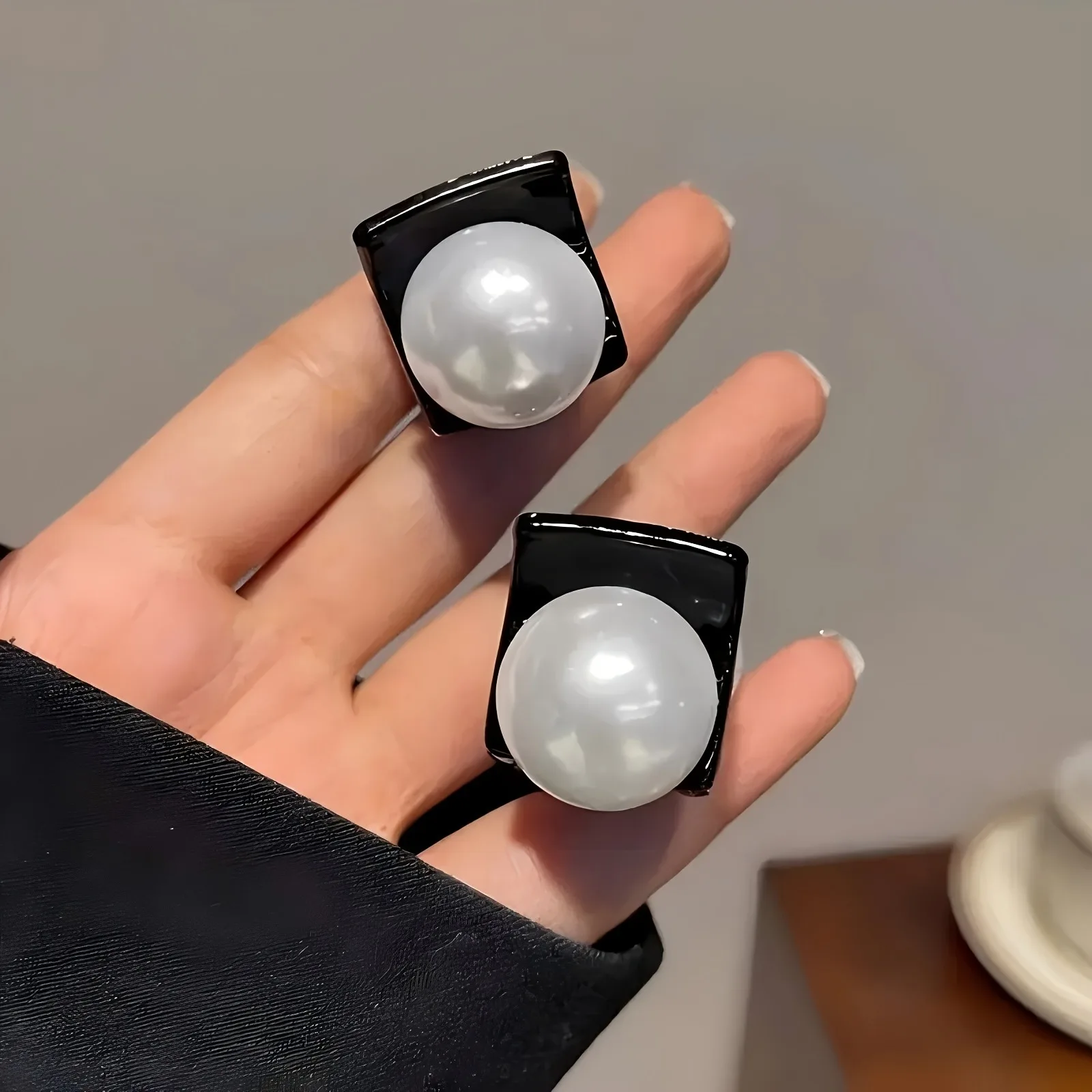 2pcs Pearl Decoration Small Hair Grab Large Pearl Black Base Mini Grab Clip Compatible Broken Elegant Versatile For Tidying Up