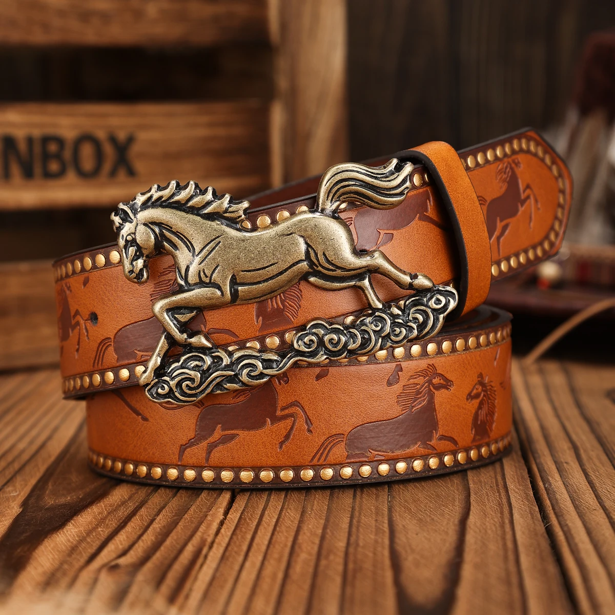 A PU Belt Suitable for Both Men and Women, Combining the Style of Western Denim and Retro, Is Perfect for Daily Casual Outings