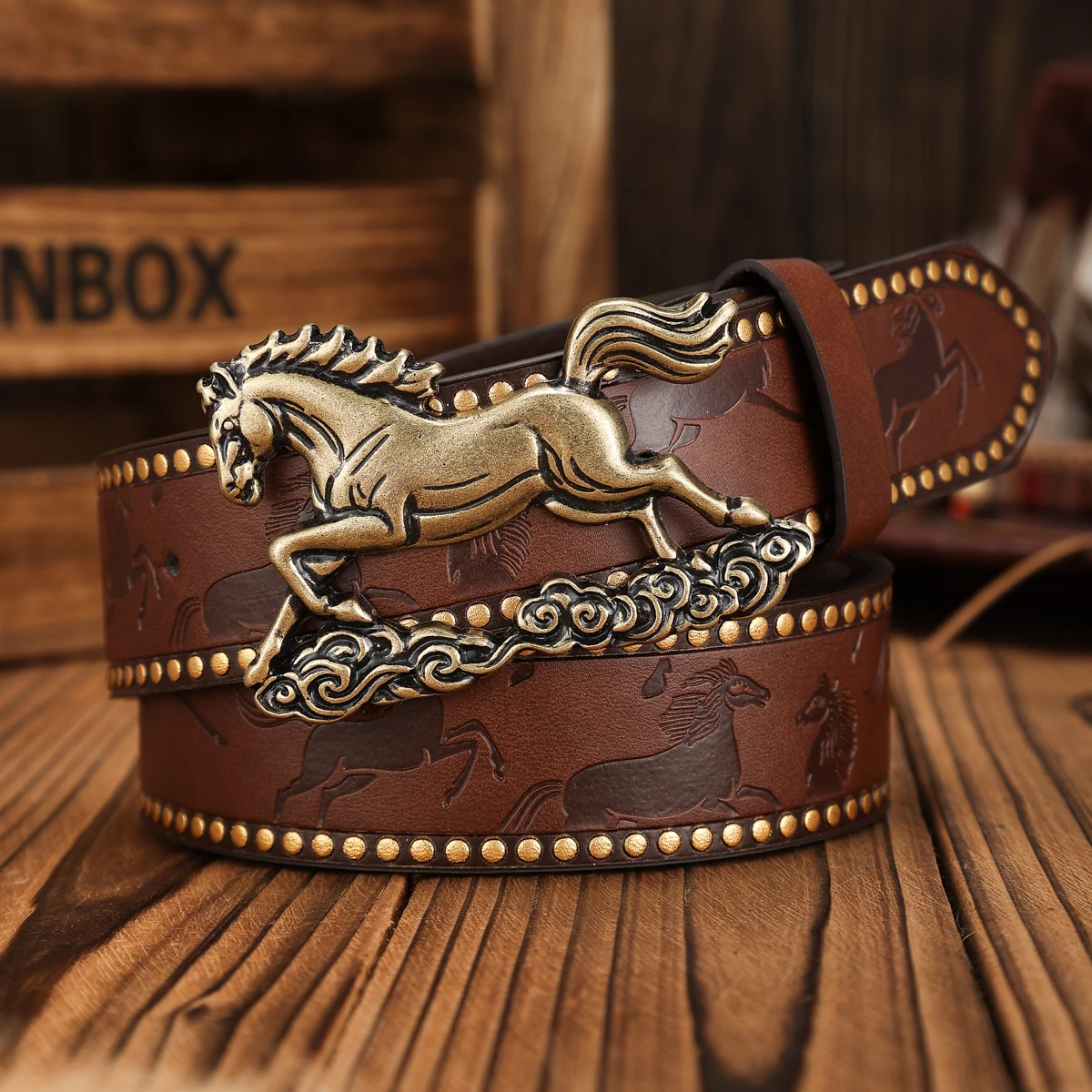 A PU Belt Suitable for Both Men and Women, Combining the Style of Western Denim and Retro, Is Perfect for Daily Casual Outings