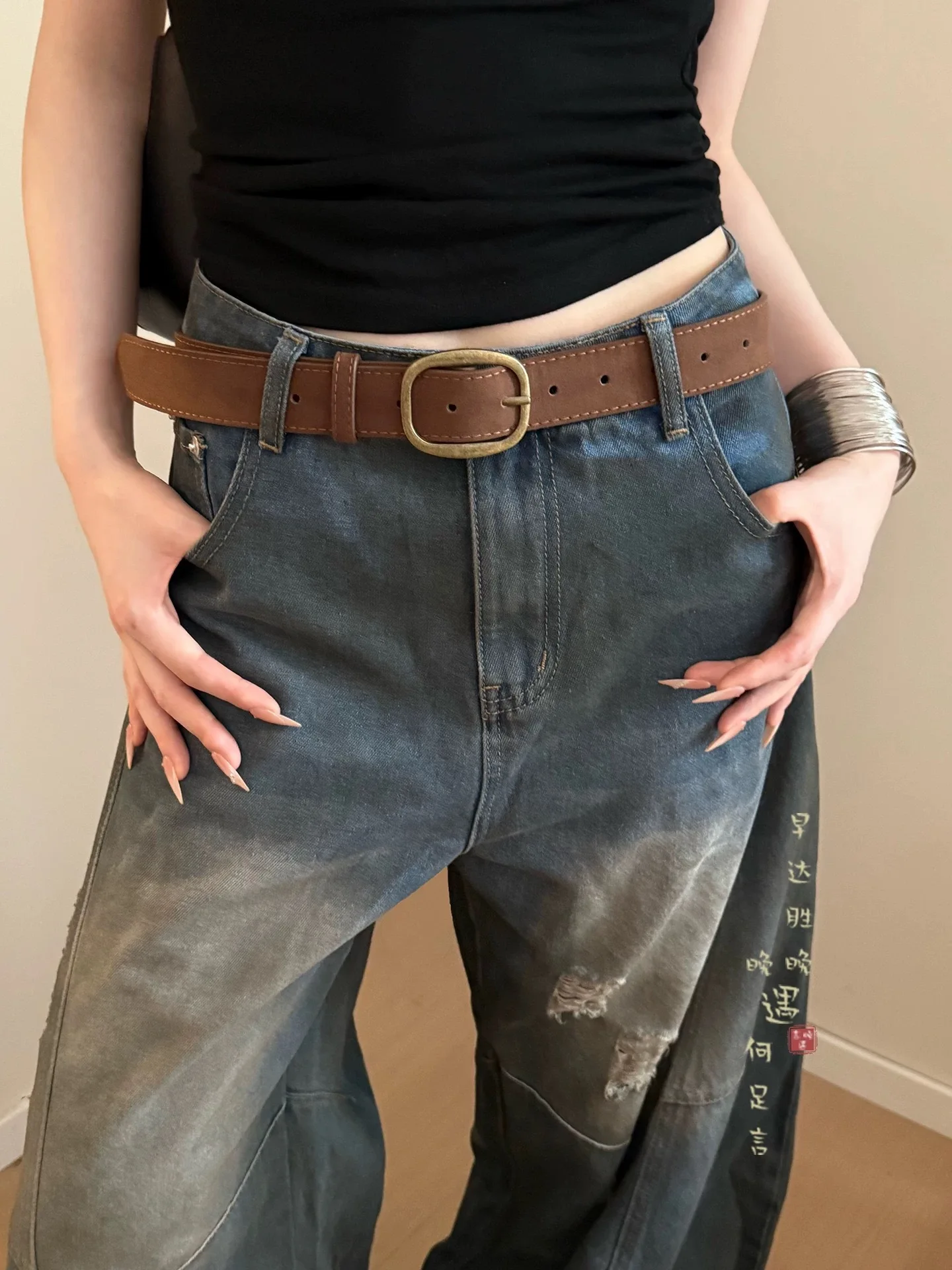 American Vintage Brown Buckle Wide Leather Belt for Women, A Niche High-end Accessory To Pair with Jeans