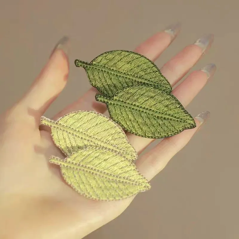 4-Piece Set of Forest-Style Green Embroidered Leaf Hair Clips, Beautiful and Simple Fairy Stage Performance Photography Women's Hair Accessories