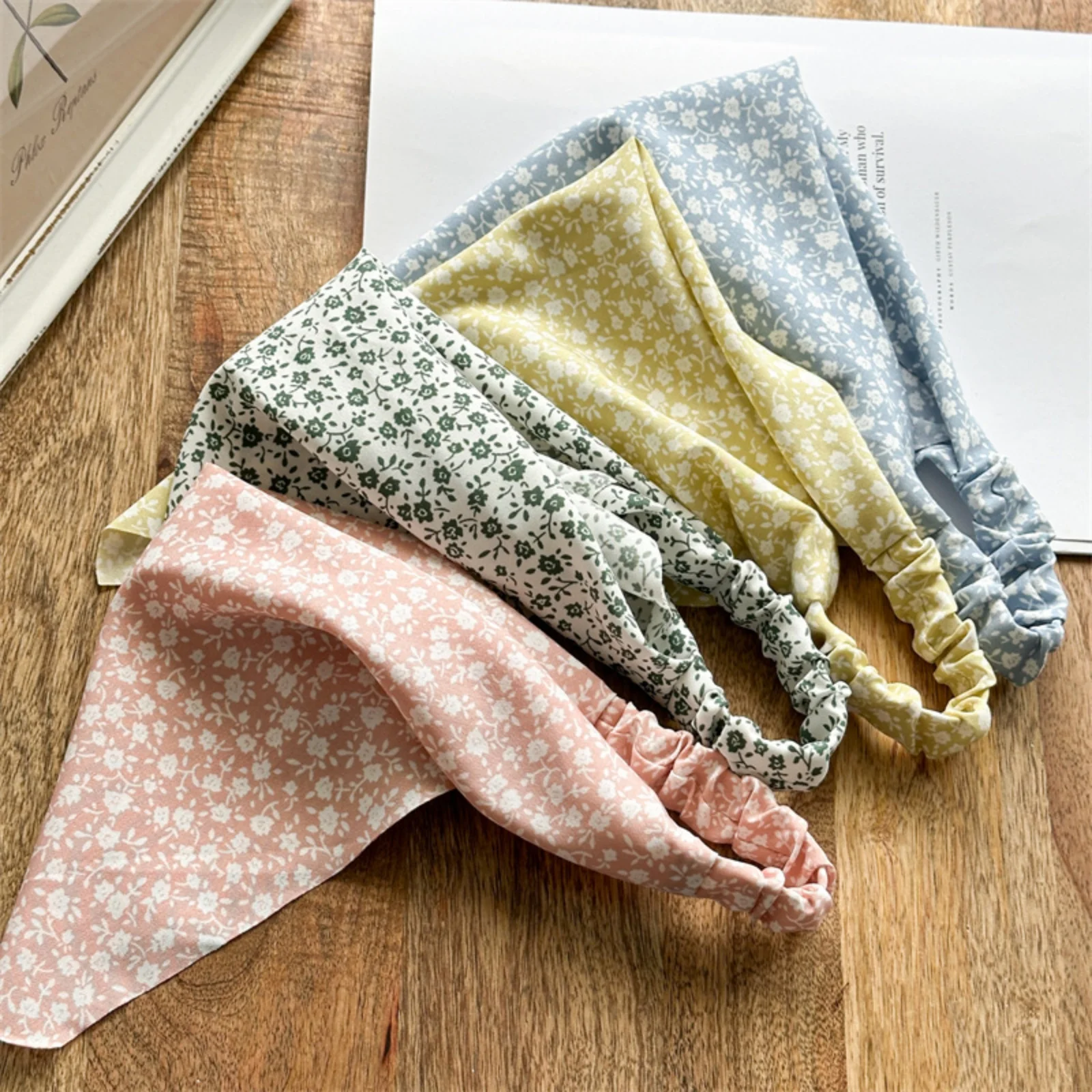 1PCSummer Vintage Floral Triangle Headband, Elastic Boho Flower Print Hair Kerchief, Sweet Breathable Hair Scarf For Women Beach