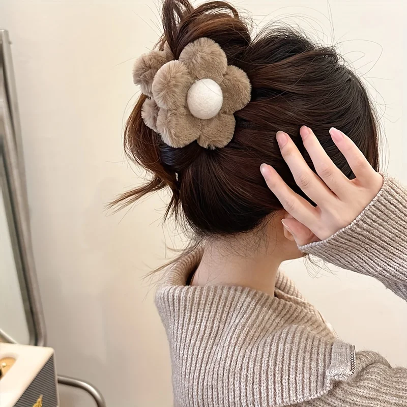 Autumn Winter New Solid Color Plush Grab Clip Hairpin Back Head Hair Shark Clip Girlfriends with Gentle Fashion Hair Accessories