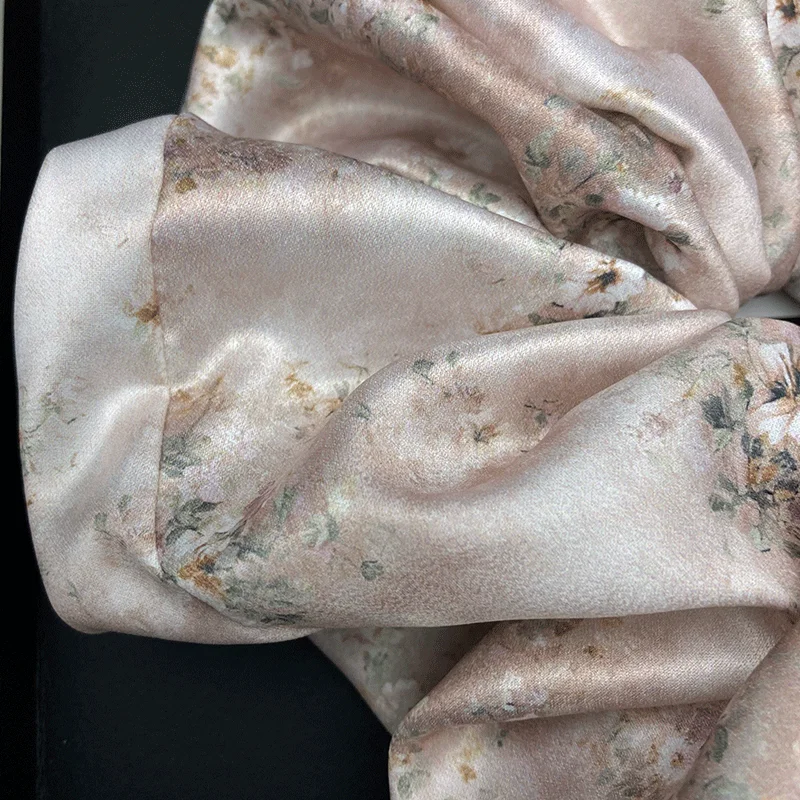 Oversized and Oversized Satin Floral Large Intestine Headband with a High-End and Fashionable Feel, Tied with a Low Ponytail, Me