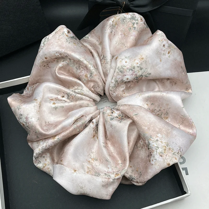 Oversized and Oversized Satin Floral Large Intestine Headband with a High-End and Fashionable Feel, Tied with a Low Ponytail, Me