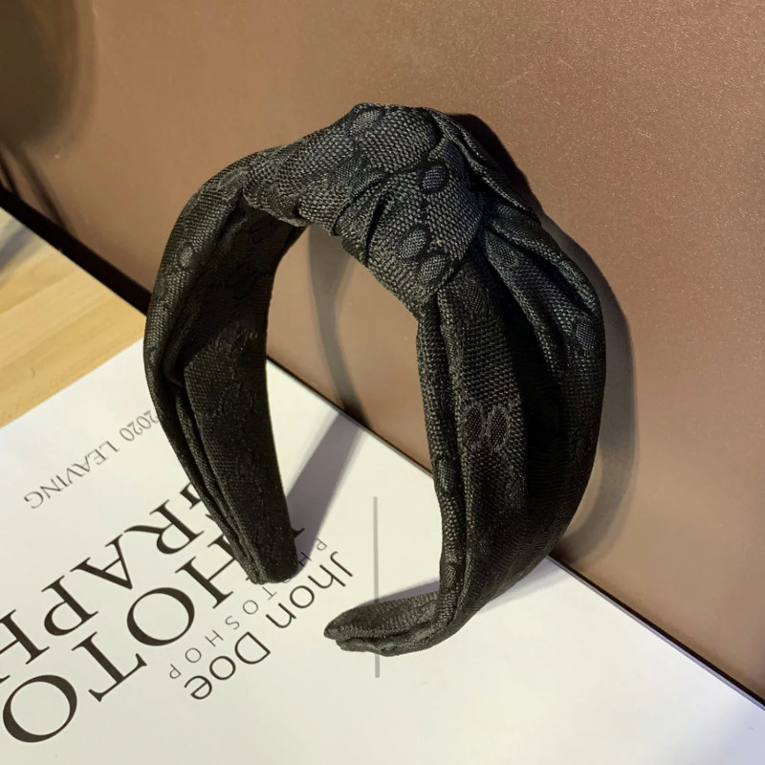 2026 New Women's Headband Knotted Fabric, Fashionable and High-Quality Headband, Luxurious and Versatile Headband Hair Clip