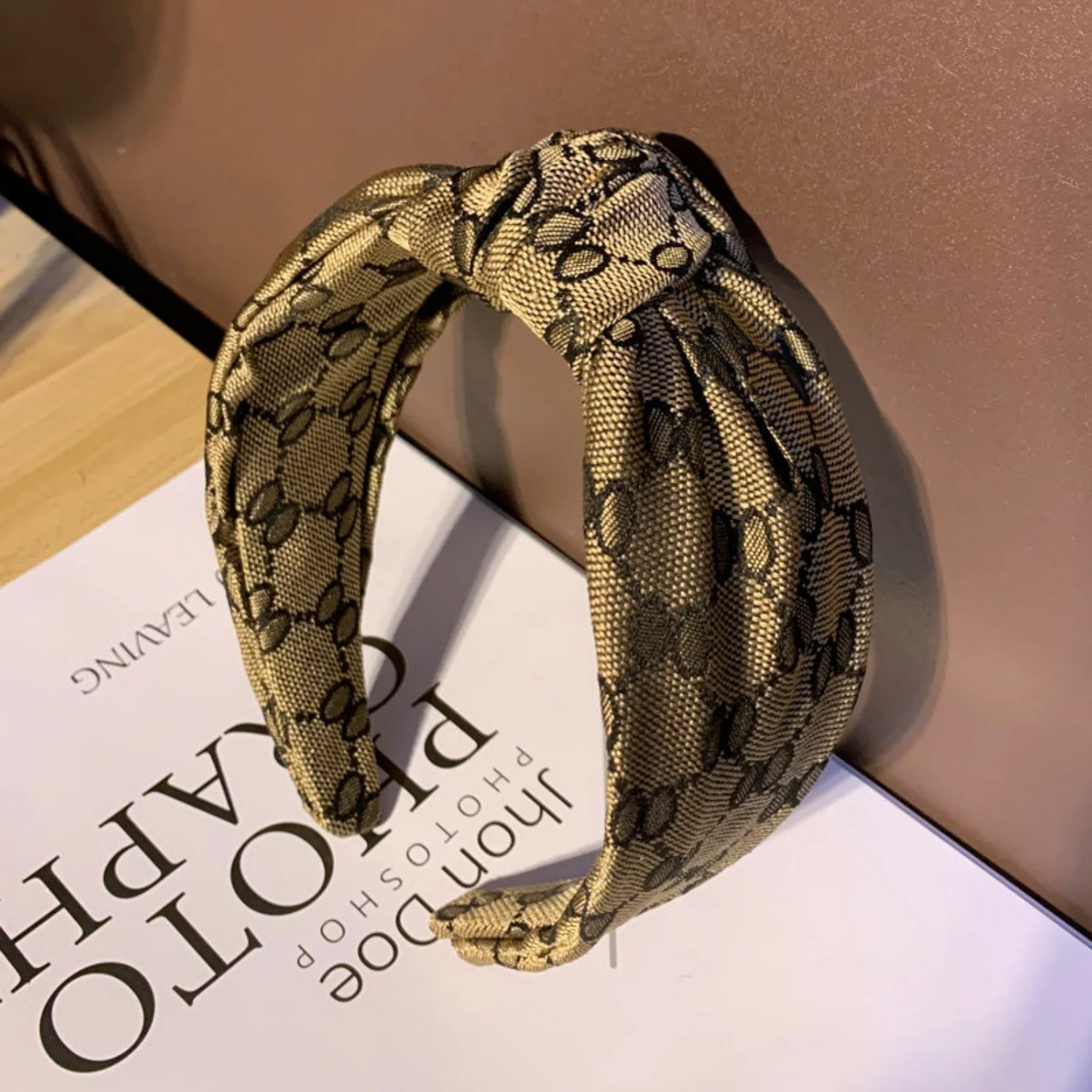2026 New Women's Headband Knotted Fabric, Fashionable and High-Quality Headband, Luxurious and Versatile Headband Hair Clip