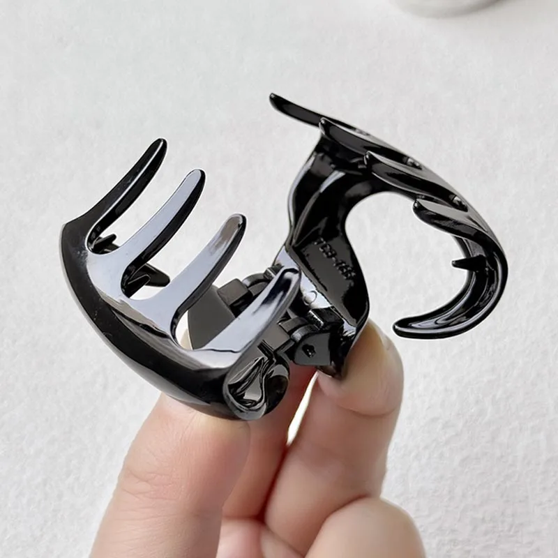 Korean Fashion Irregular Hollow Leopard Hair Claws Clips Womens Girls Acrylic Hair Clamps Plastic Barrettes Hair Accessories