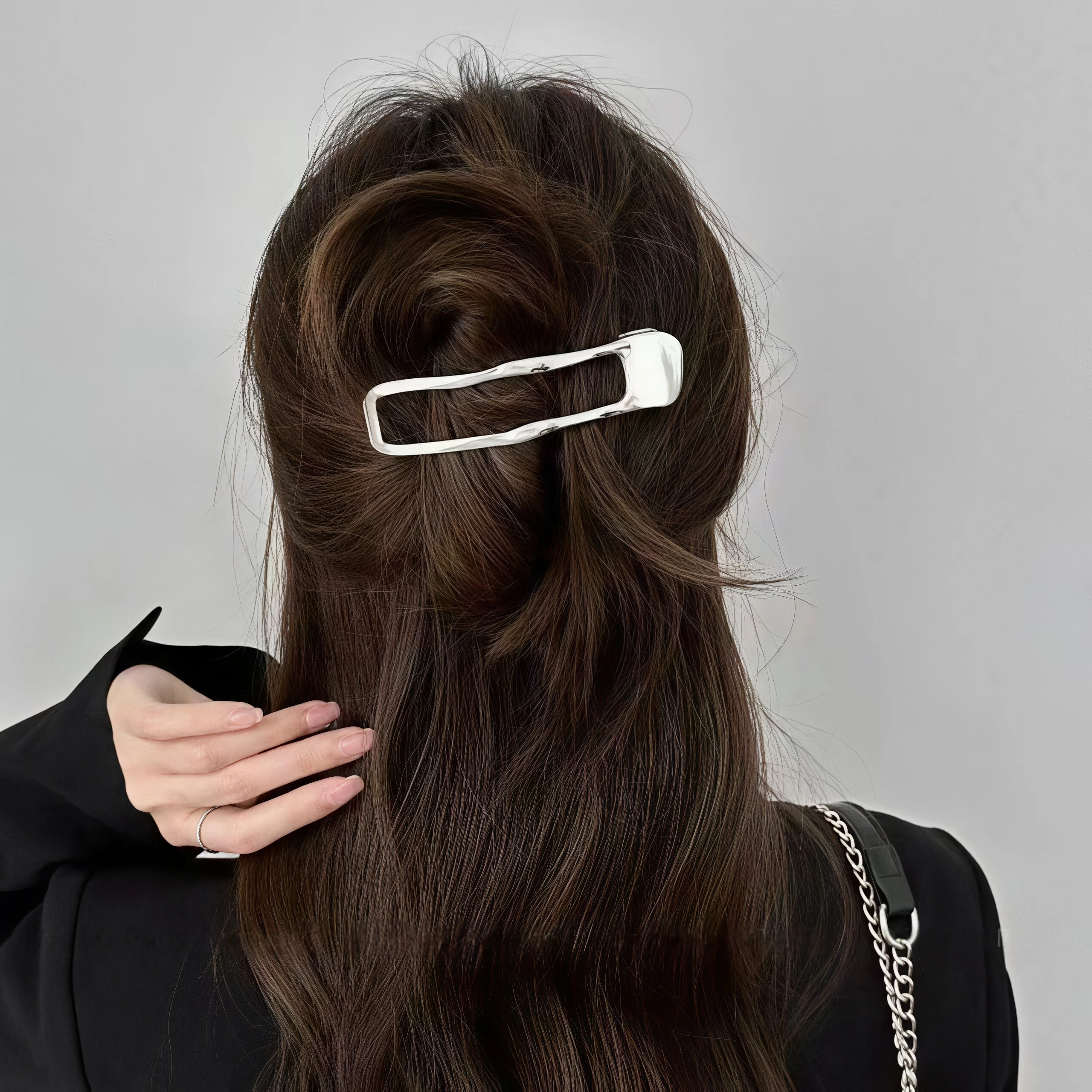 Minimalist Metal Duckbill Hair Clips Non-Slip Alligator Hair Barrettes Elegant Metal Hair Accessories for Women Updo Hairstyles 