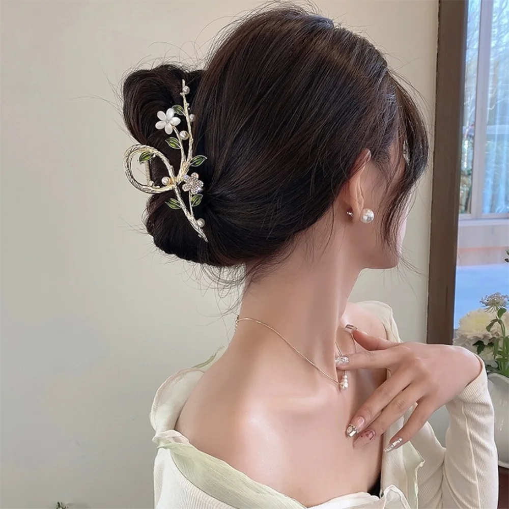 New Female Camellia Flower Grab Clip Retro Ponytail Braid Crab Metal Hair Clip Fashion Sweet Girl Hair Card Hair Accessories