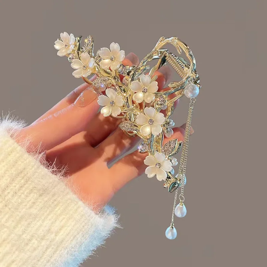 New Female Camellia Flower Grab Clip Retro Ponytail Braid Crab Metal Hair Clip Fashion Sweet Girl Hair Card Hair Accessories