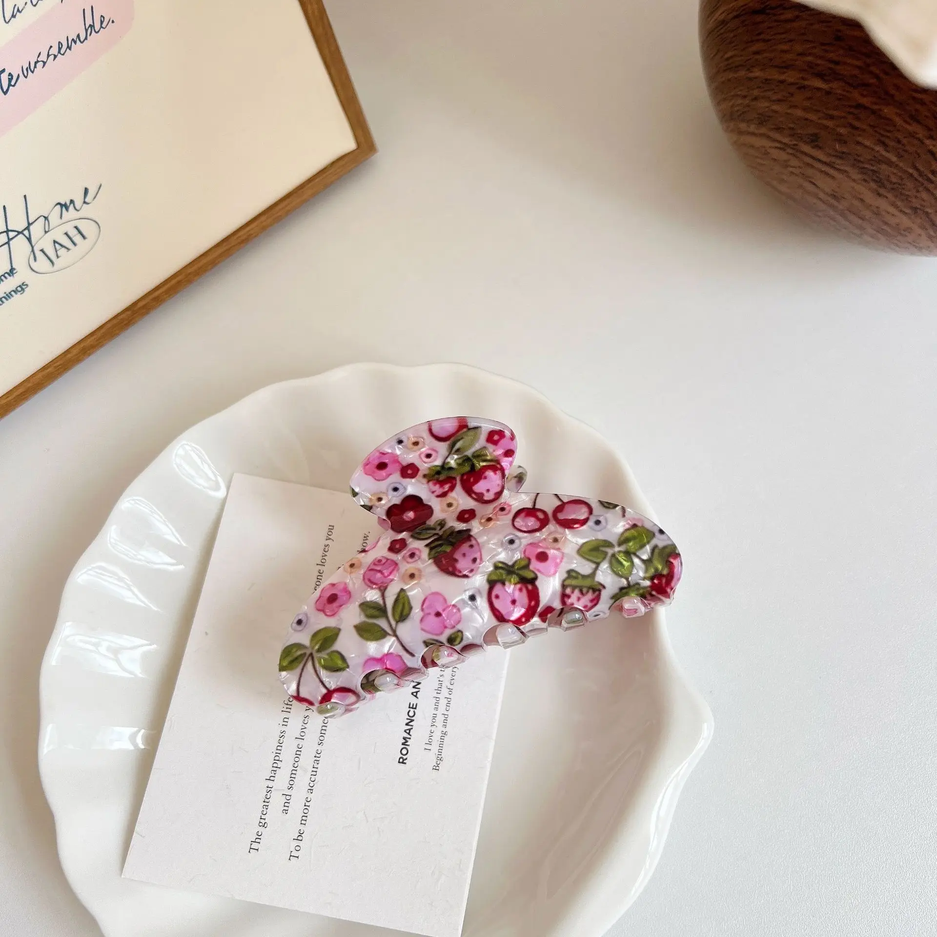 1/3pcs New printed acrylic clip with retro floral beauty, shark clip with fashionable and elegant hair style