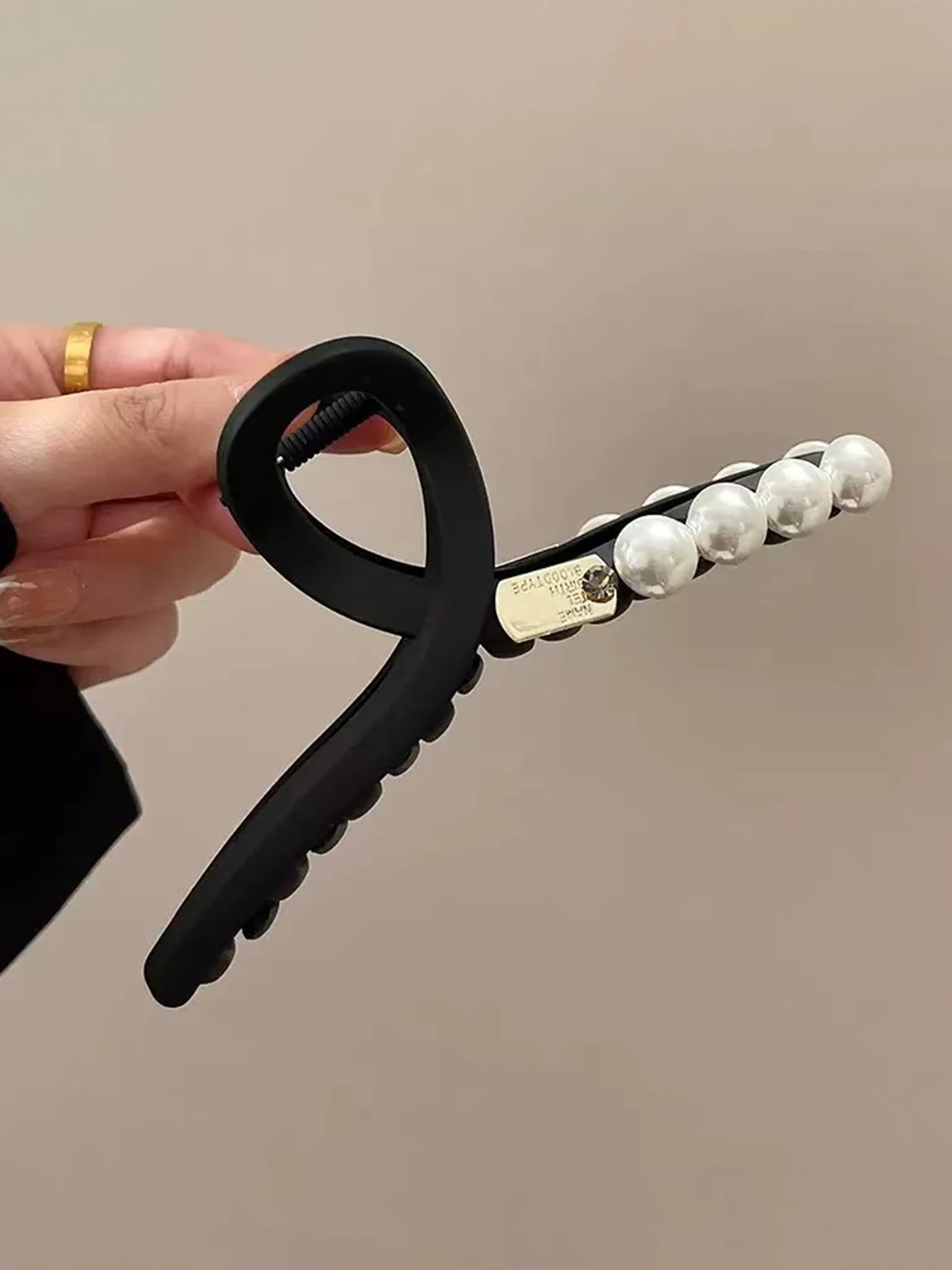 1pc Matte Pearl Metal Hair Clip, Back of the Head Premium Sense Large Grab Clip Seamless Shark Clip, Suitable for Daily Use