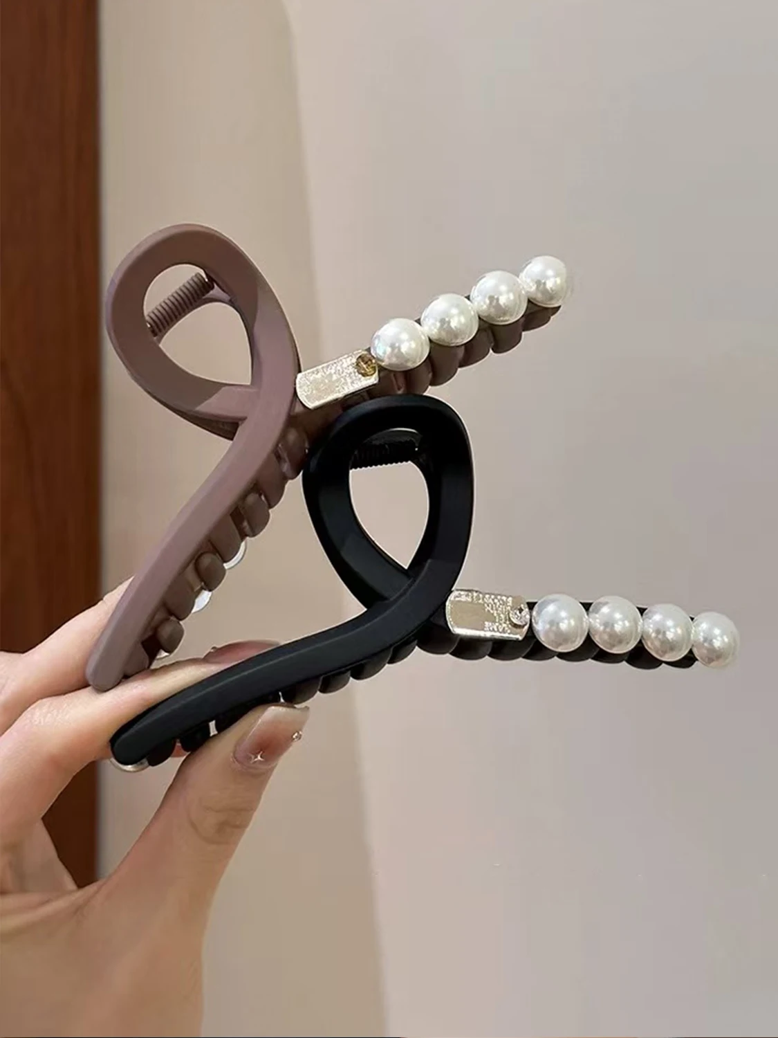 1pc Matte Pearl Metal Hair Clip, Back of the Head Premium Sense Large Grab Clip Seamless Shark Clip, Suitable for Daily Use