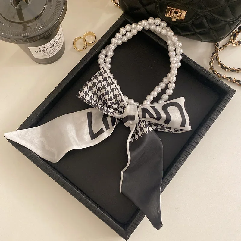 French retro pearl necklace with silk scarf, neck chain, variable collarbone decoration, small scarf, new female streamer.