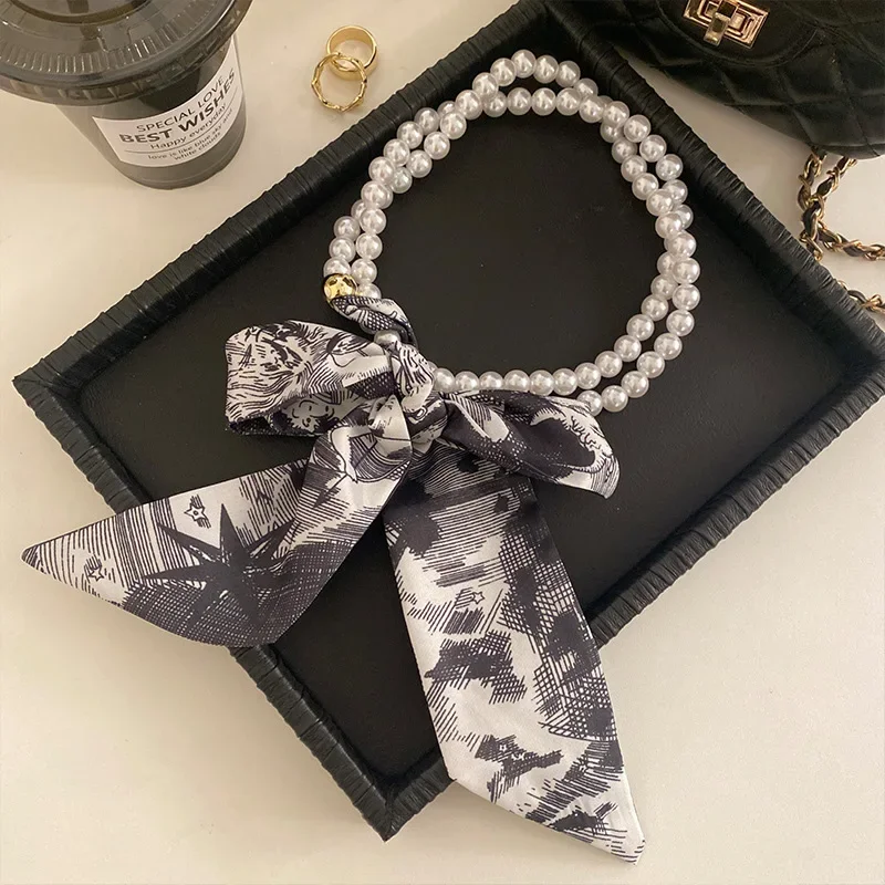 French retro pearl necklace with silk scarf, neck chain, variable collarbone decoration, small scarf, new female streamer.