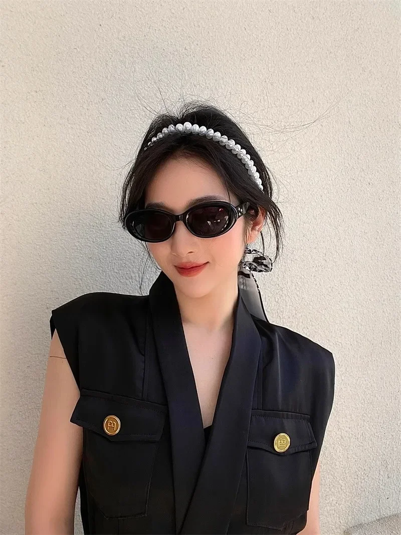 French retro pearl necklace with silk scarf, neck chain, variable collarbone decoration, small scarf, new female streamer.