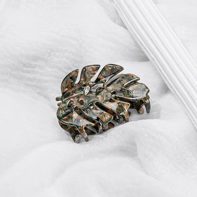 1/2pcs New Texture Leaf Style Fashionable, Fresh, Cute Shark Grab Wash Simple Clip