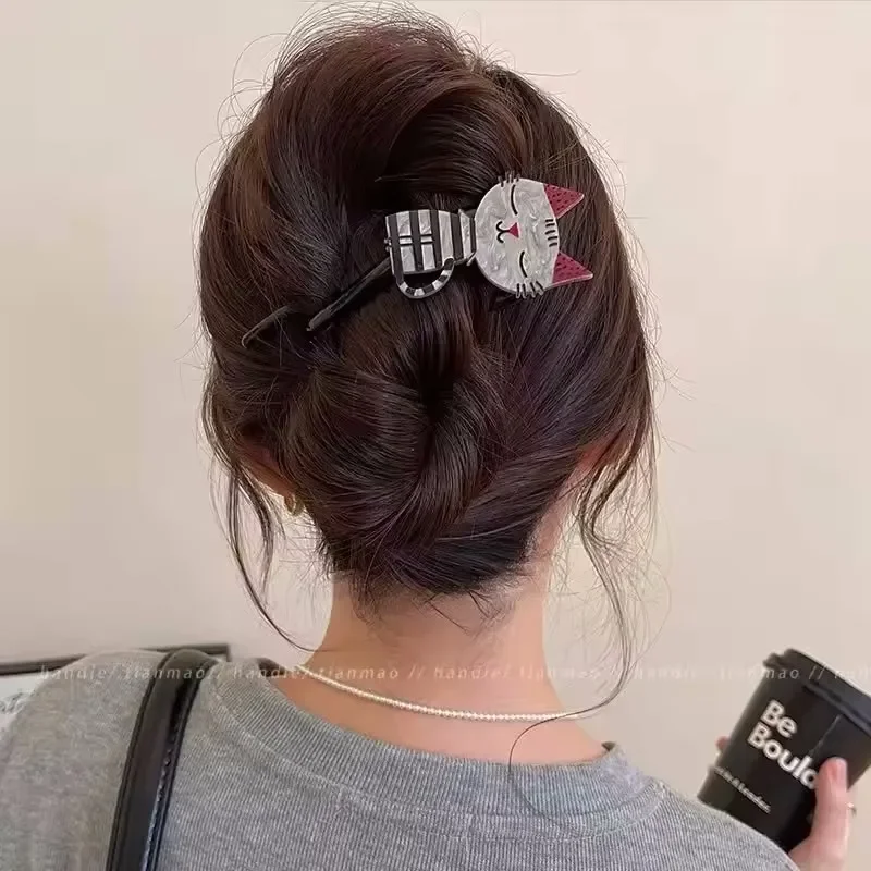 Cute Acrylic Cartoon Cat Twist Hair Clip for Women Girls Long Hair Holder Barrette Hairpin Hairgrip Fashion Hair Accessories