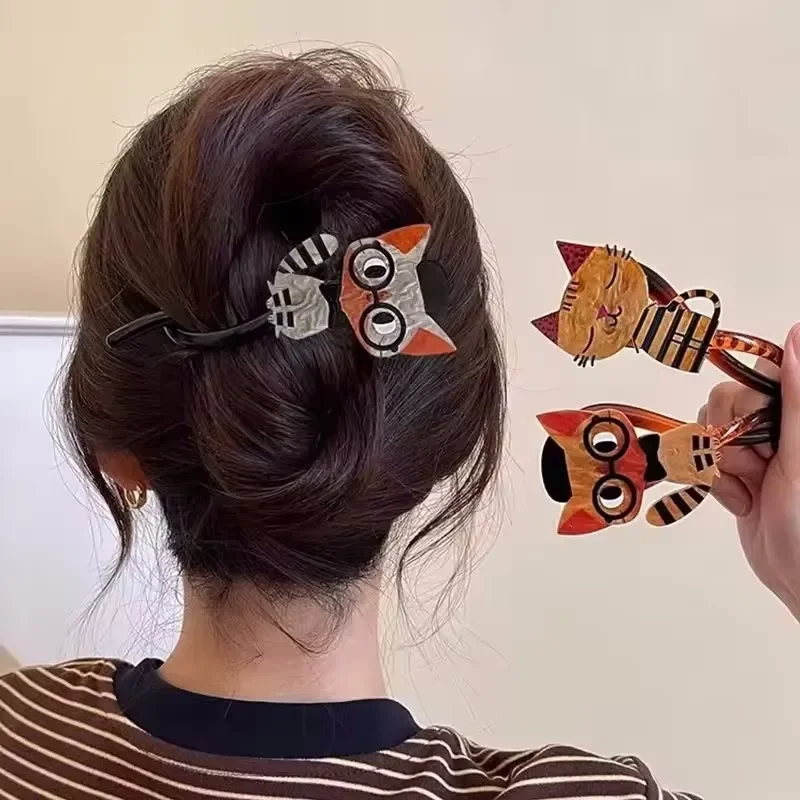Cute Acrylic Cartoon Cat Twist Hair Clip for Women Girls Long Hair Holder Barrette Hairpin Hairgrip Fashion Hair Accessories
