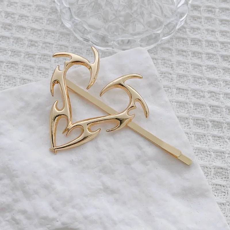 Hip Hop Metal Love Heart Hairpins Korean Trendy Cool Girls Side Clip Women Geometric Unique Design Silver Color Brarrettes