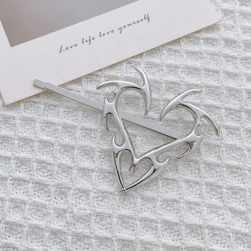 Hip Hop Metal Love Heart Hairpins Korean Trendy Cool Girls Side Clip Women Geometric Unique Design Silver Color Brarrettes
