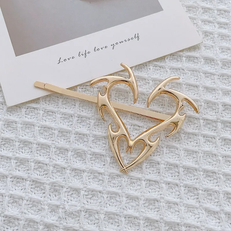 Hip Hop Metal Love Heart Hairpins Korean Trendy Cool Girls Side Clip Women Geometric Unique Design Silver Color Brarrettes
