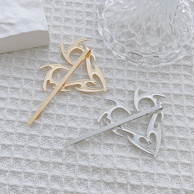 Hip Hop Metal Love Heart Hairpins Korean Trendy Cool Girls Side Clip Women Geometric Unique Design Silver Color Brarrettes