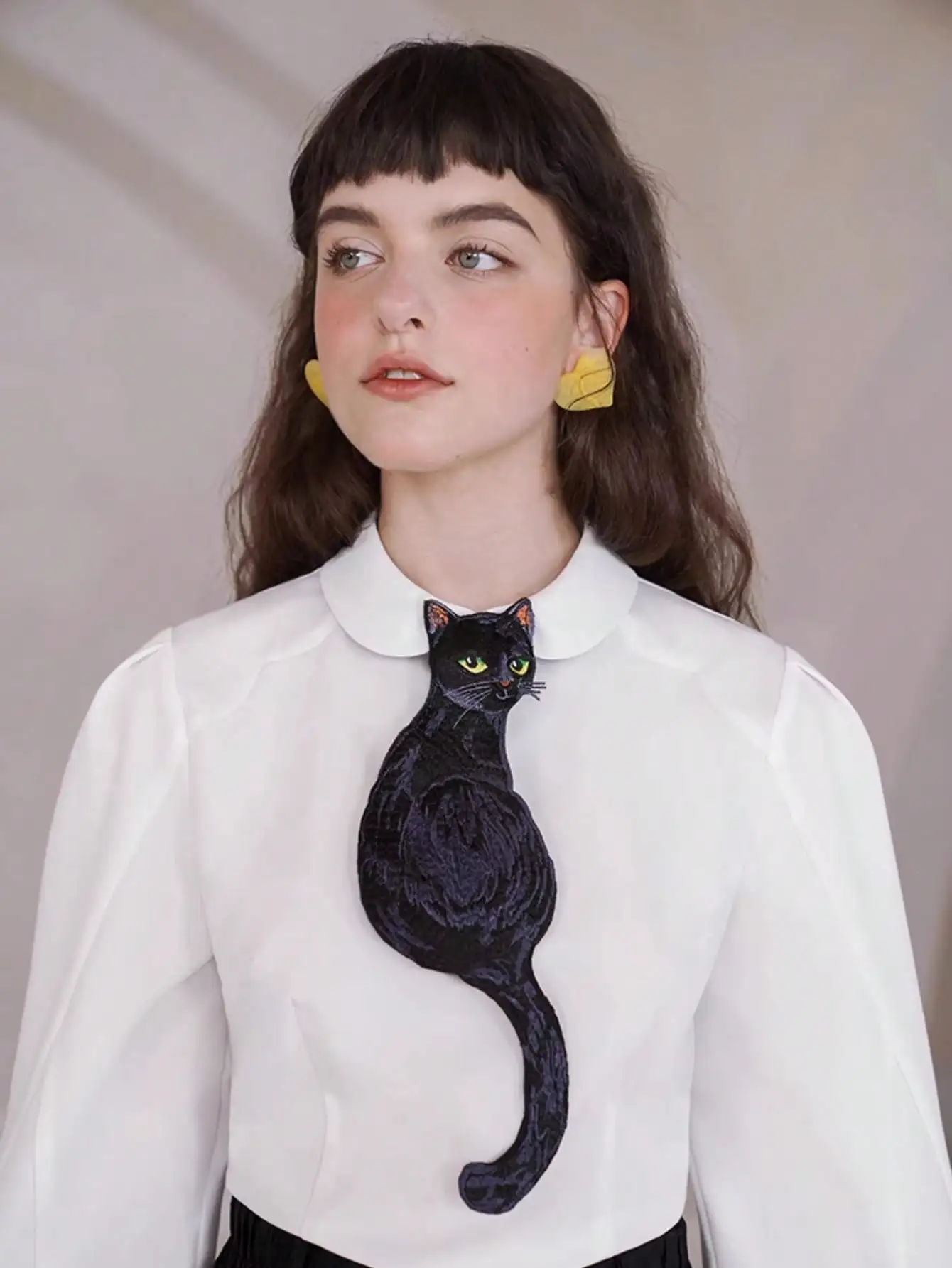 An Original Niche Design Cat-Themed Bohemian French Retro Style Tie, Suitable for Spring, Summer, Autumn, and Winter, with a Unique No-Knot Design, Perfect for Pairing with Shirts and Is Ideal for Parties and Festivals