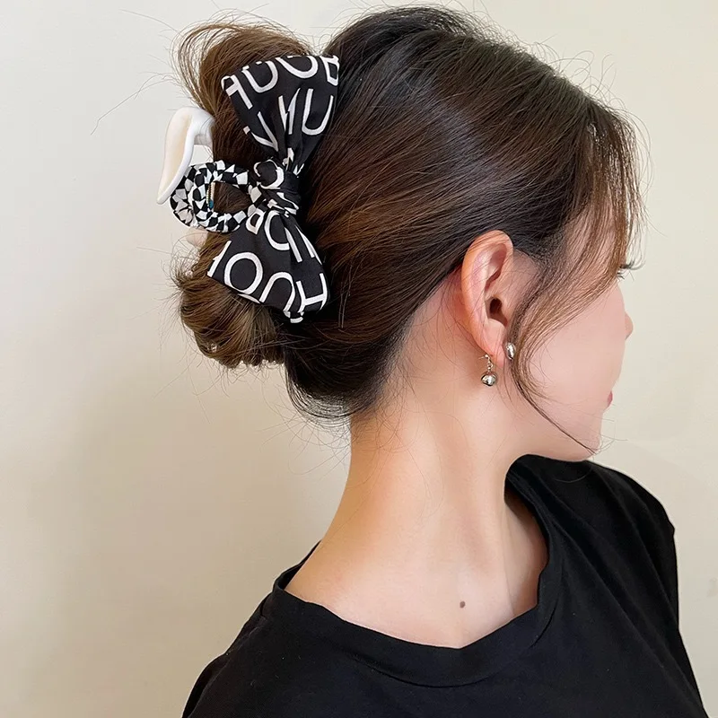 Cute gentleman folded-ear rabbit hair clip for the back of the head, high-end feel, large women's claw clip, simple bow hair acc