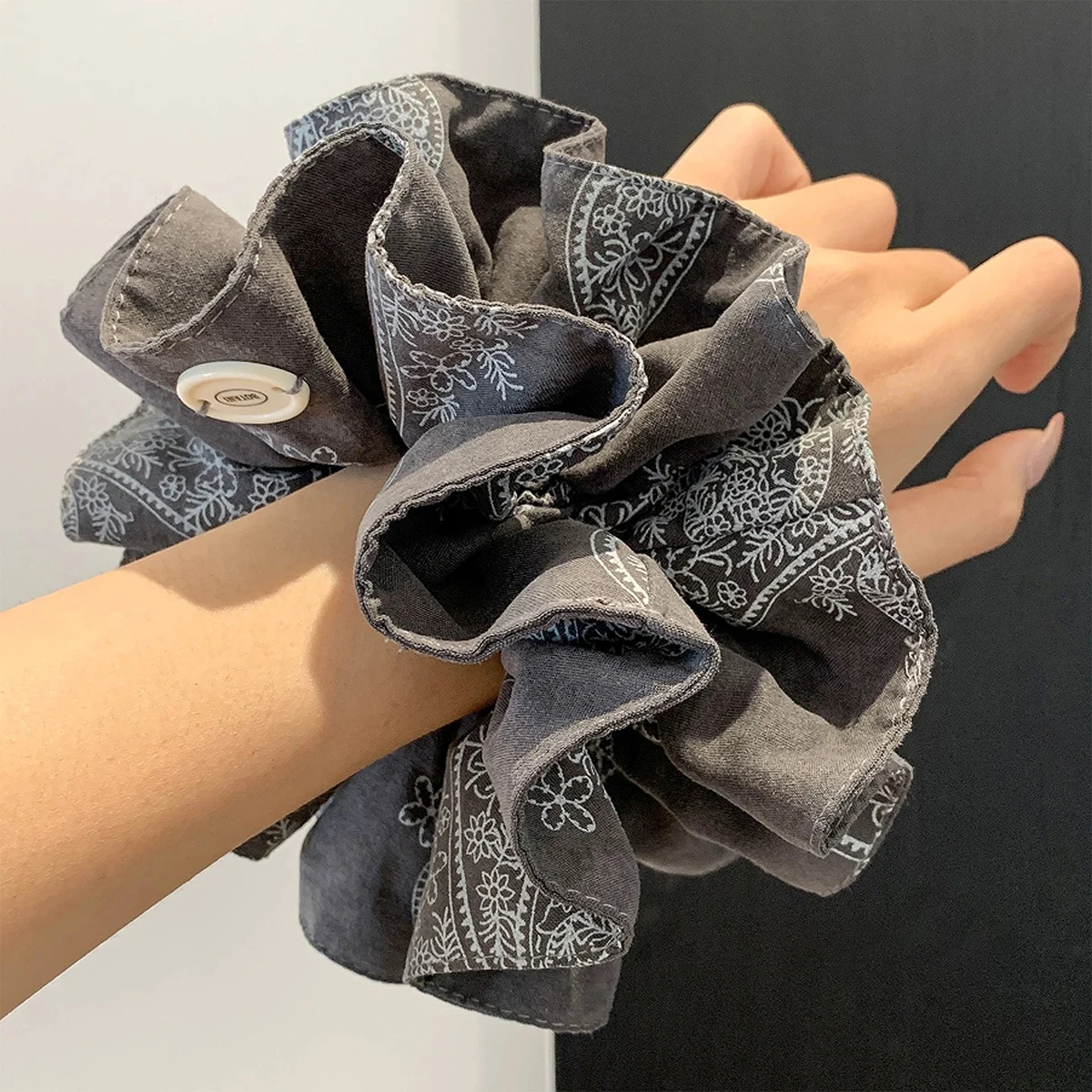Korean Retro Cashew Flower Double-Layered Large Intestine Hair Tie, High-End and Versatile Hair Rope for Low Ponytail Hair Style
