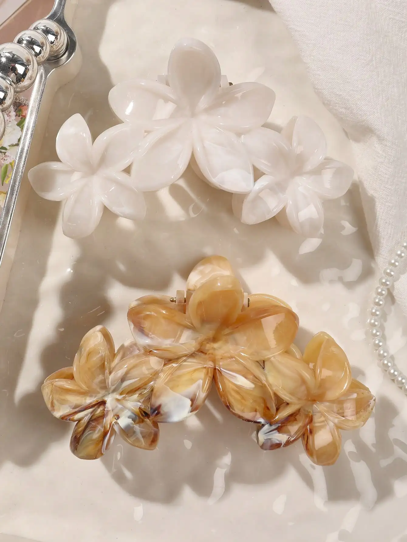 2Pcs Hawaiian Blue Gray Sapphire Marble Flower Hair Claw Clip for Women Shark Clip Bohemian Hair Accessories Gradient Hairpins