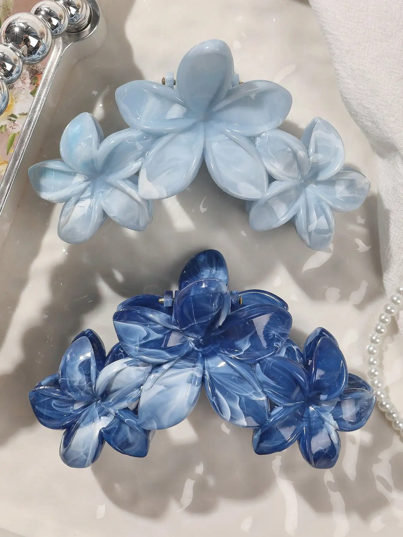 2Pcs Hawaiian Blue Gray Sapphire Marble Flower Hair Claw Clip for Women Shark Clip Bohemian Hair Accessories Gradient Hairpins