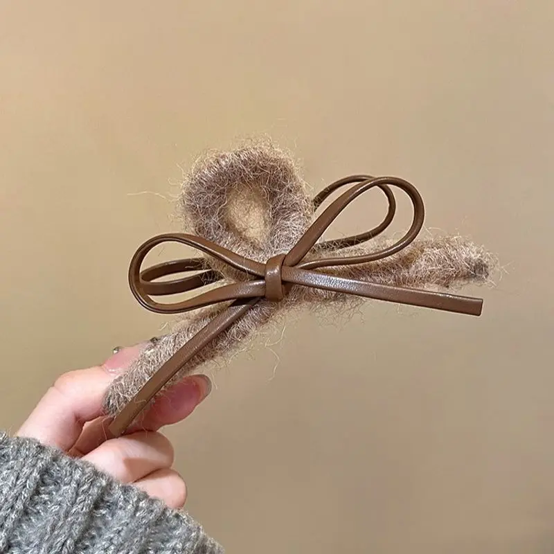 1pc Warm Winter Knit Leather Bow Hair Clipper for Women - New Style, High-Quality Shark Clip Hair Accessories