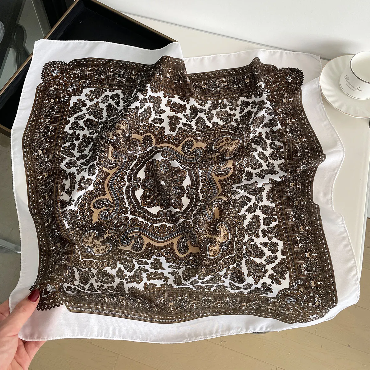 New Fashion 70X70cm Women's Scarf Paisley Print Scarf Cotton Texture Square Shawl Decorative Headband Neck Luxury Design Bandana