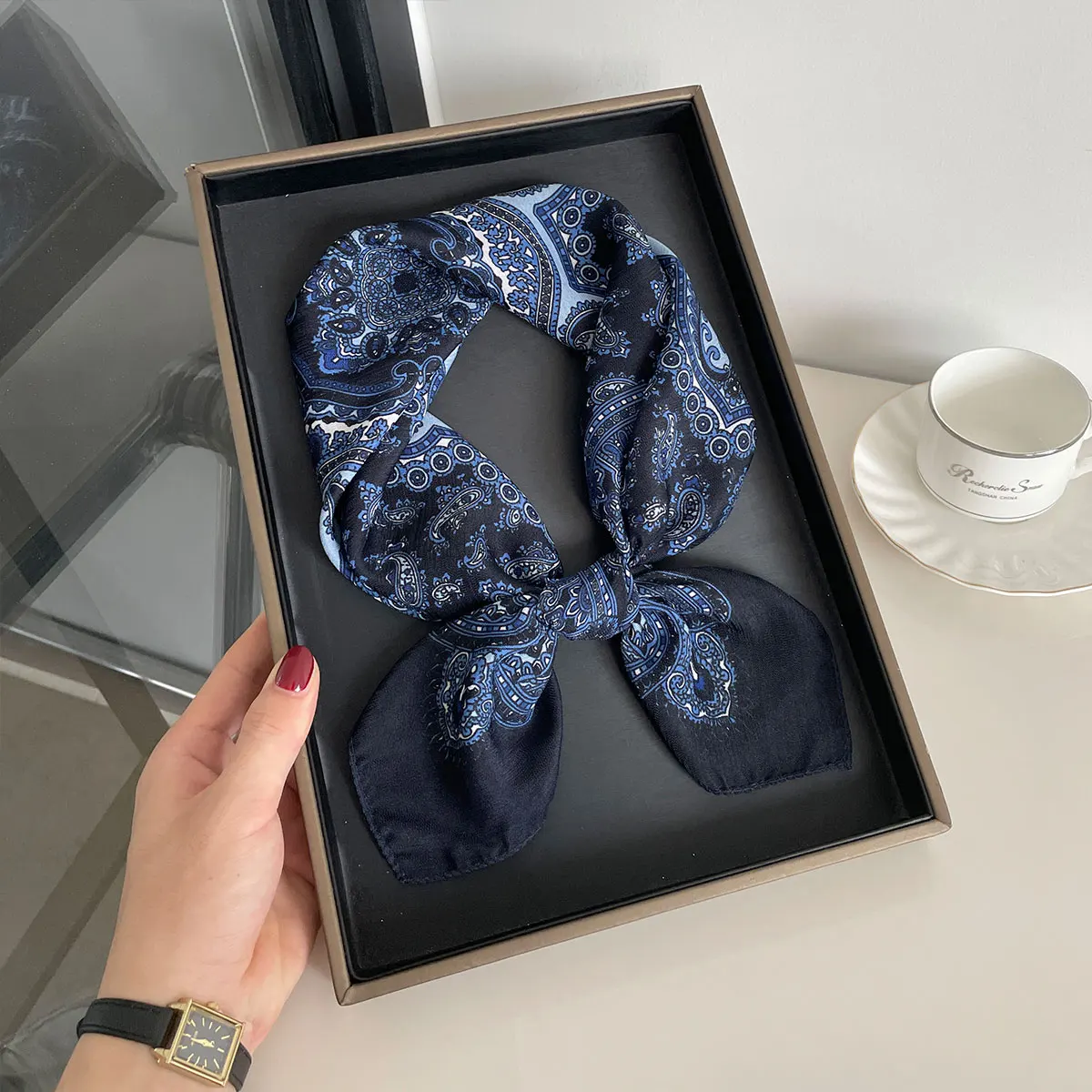 New Fashion 70X70cm Women's Scarf Paisley Print Scarf Cotton Texture Square Shawl Decorative Headband Neck Luxury Design Bandana