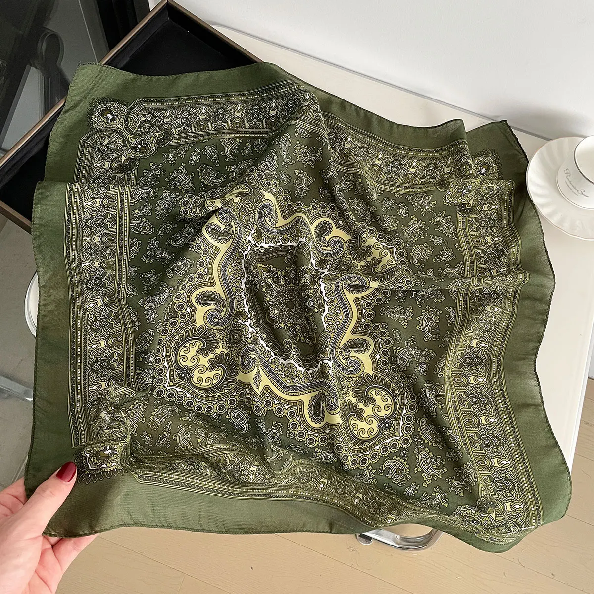 New Fashion 70X70cm Women's Scarf Paisley Print Scarf Cotton Texture Square Shawl Decorative Headband Neck Luxury Design Bandana