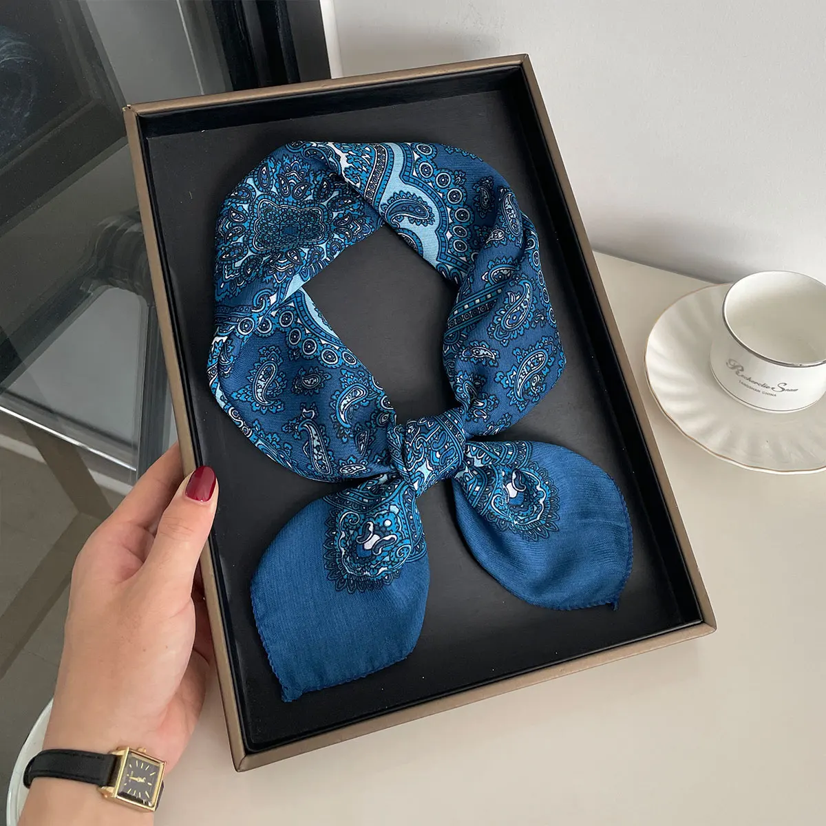New Fashion 70X70cm Women's Scarf Paisley Print Scarf Cotton Texture Square Shawl Decorative Headband Neck Luxury Design Bandana