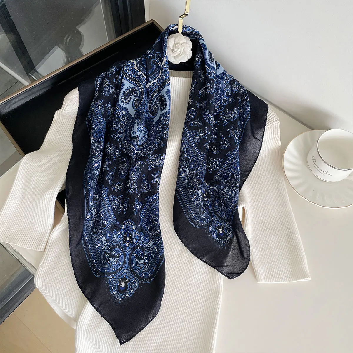 New Fashion 70X70cm Women's Scarf Paisley Print Scarf Cotton Texture Square Shawl Decorative Headband Neck Luxury Design Bandana