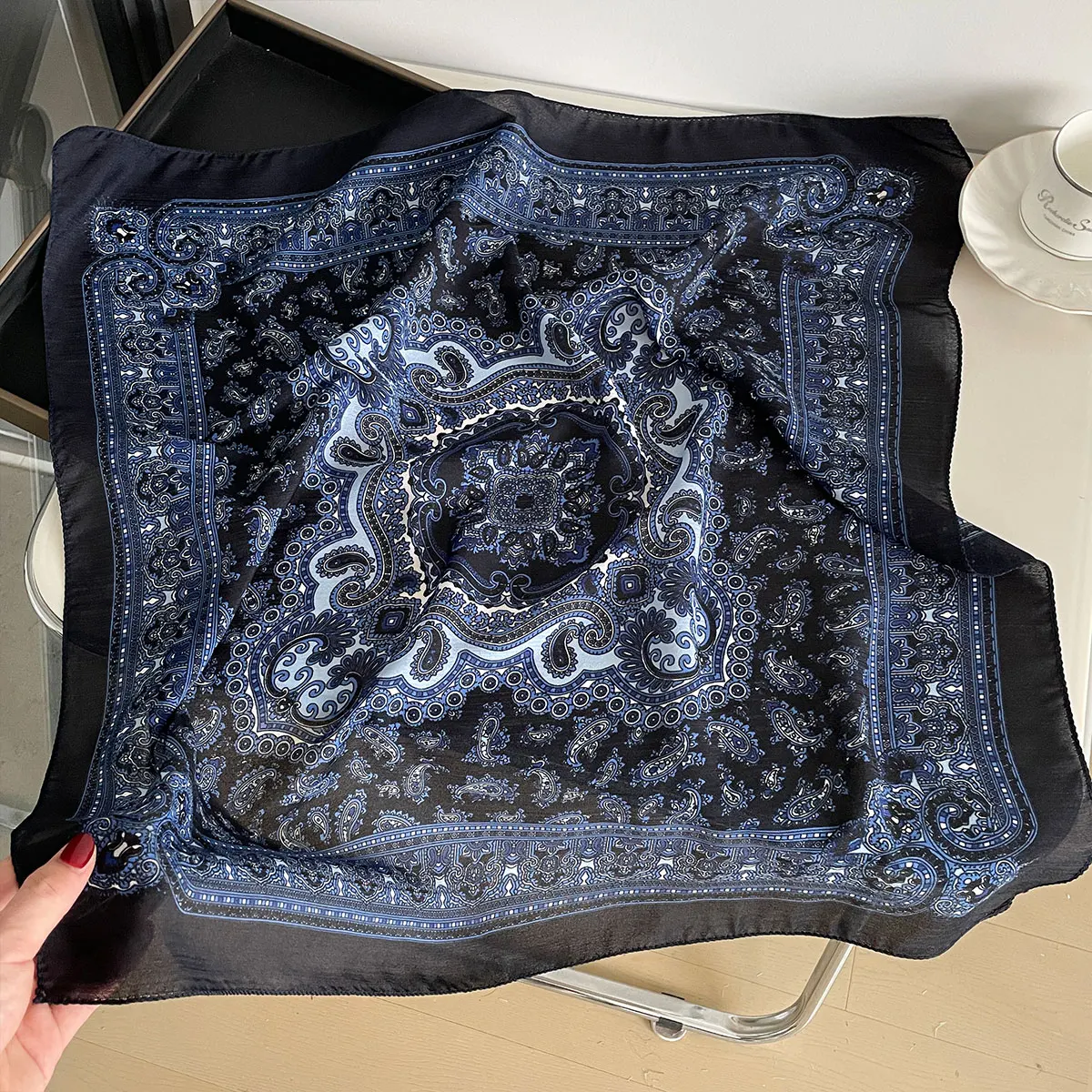 New Fashion 70X70cm Women's Scarf Paisley Print Scarf Cotton Texture Square Shawl Decorative Headband Neck Luxury Design Bandana